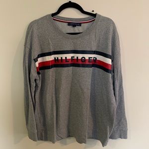 Tommy Hilfiger long sleeve light sweater. Grey with stripes and “hilfiger”.